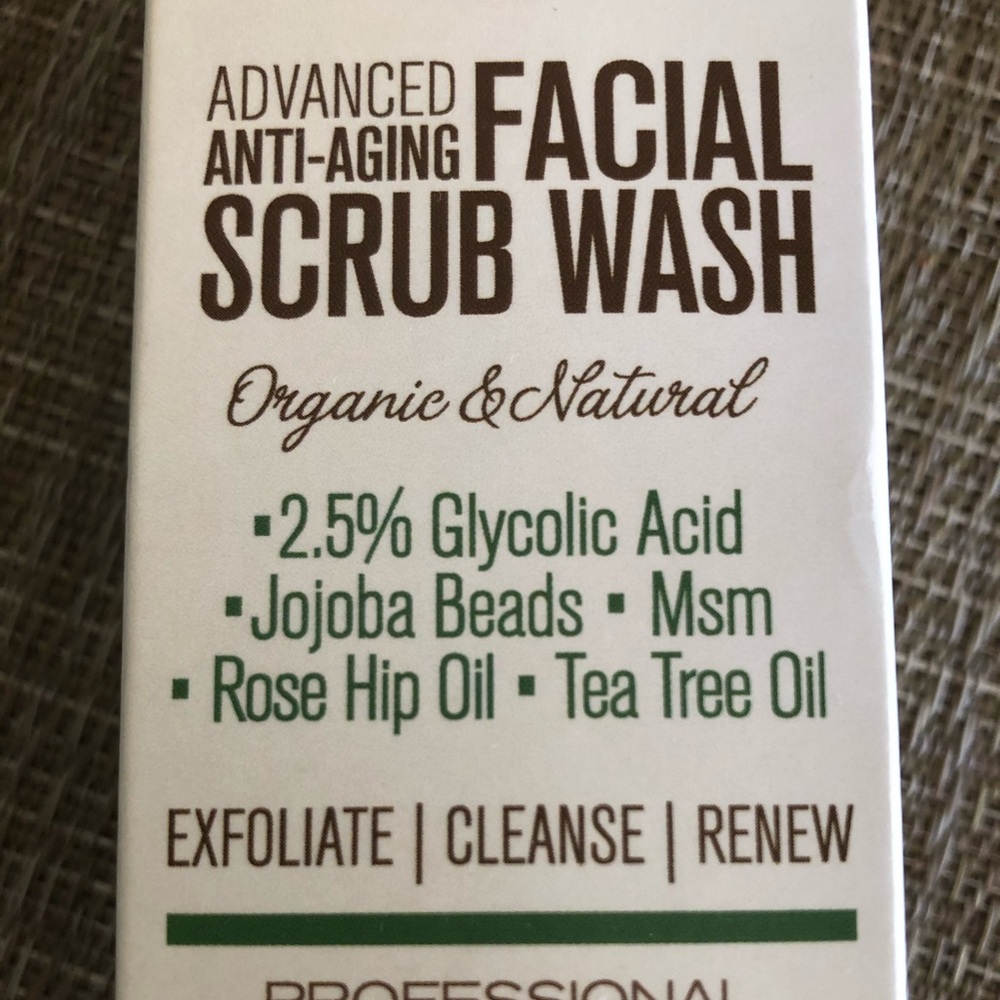 Organic Anti-Aging Facial Scrub Wash - 4oz
